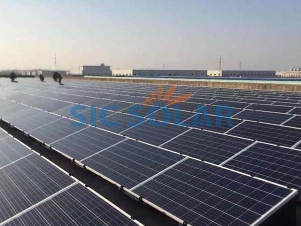 1-MW-Projekt mit Kunststoffballastierung in Bulgarien