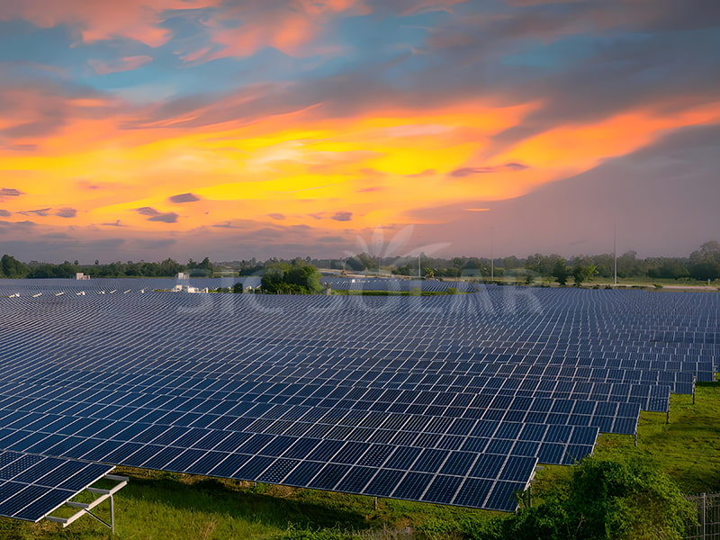100-MW-Freiflächen-Solaranlagen in den USA