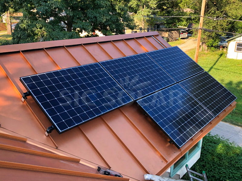 Installation von 5-kW-Solaranlagen auf einem Metalldach in den USA