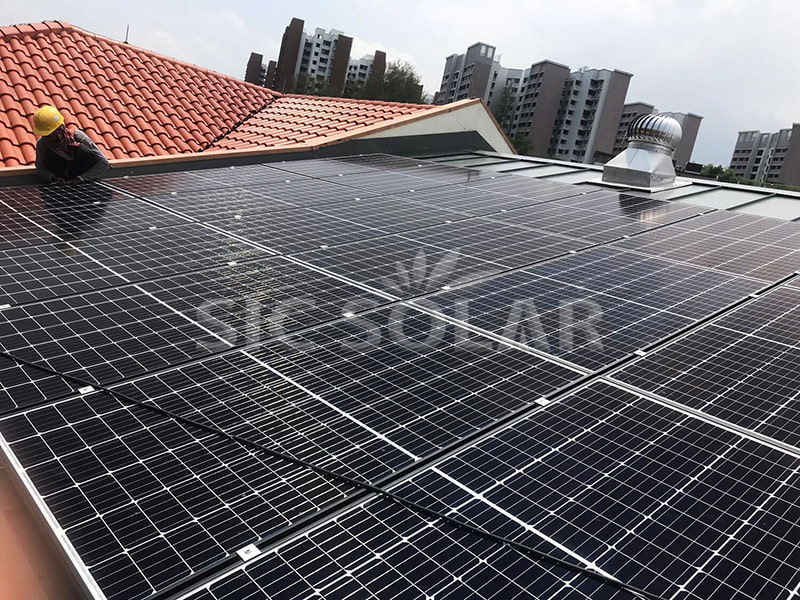 Dachmontagehalterungen für 100-kW-Solarpaneele in Singapur