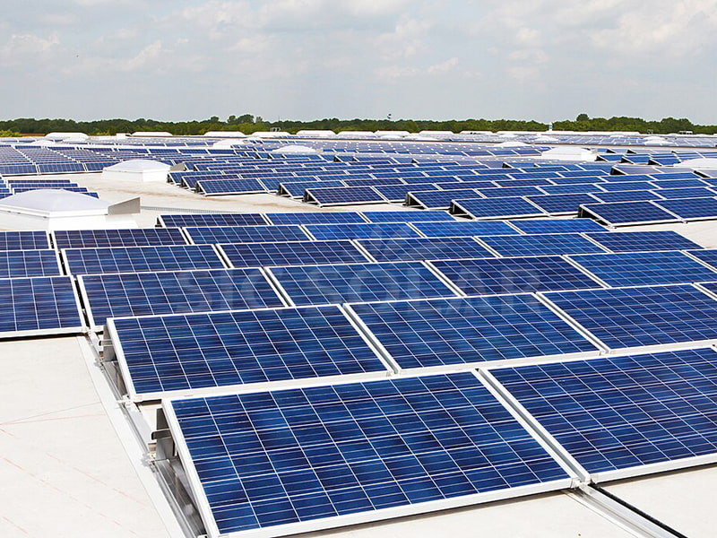 2-MW-Solarmontagesystem ohne Schienen in Indien