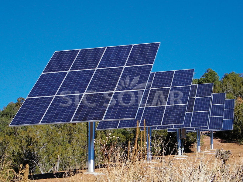 30-kW-Solarpanel-Mastmontage in Kanada