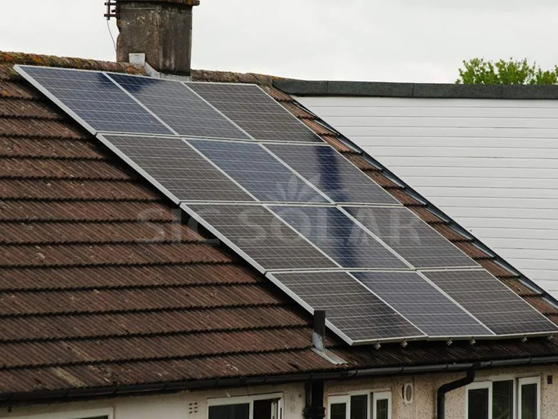 10-kW-Solaranlage auf einem Schrägdach in Irland