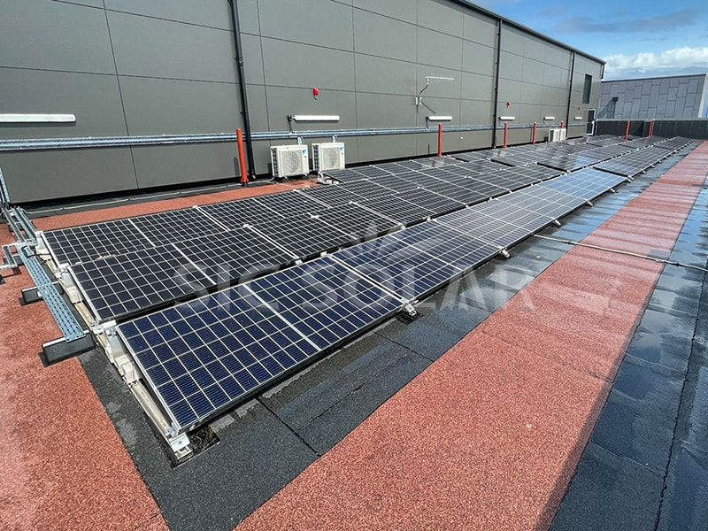 80-kW-Flachdach-Solaranlage in Deutschland