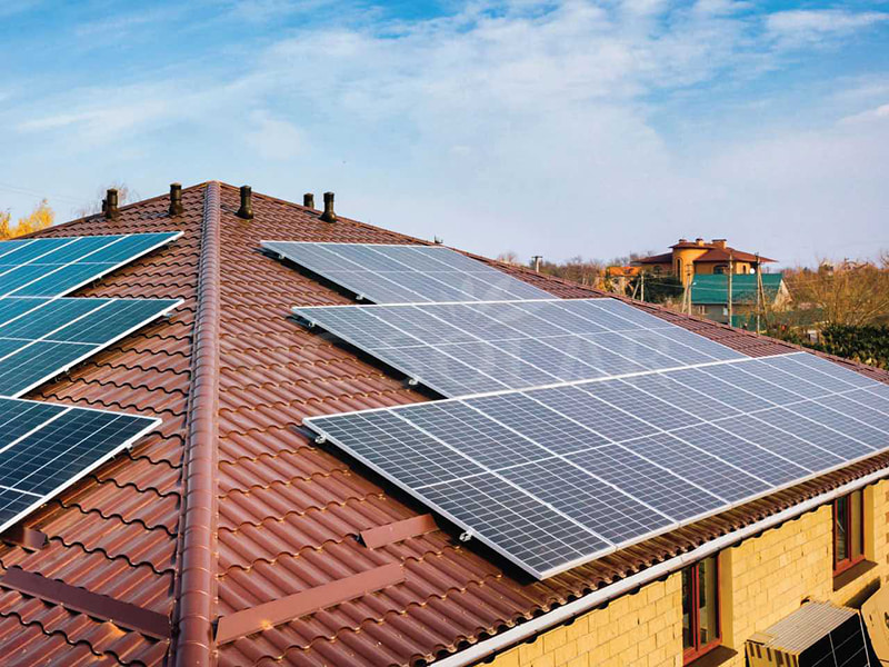 50-kW-Solarmodulhalterungen für Ziegeldächer in Rumänien